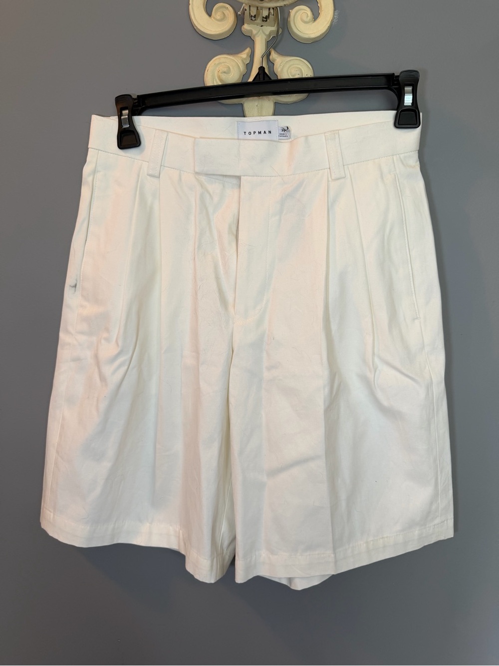Topman White Flat-Front Pleated Men’s Shorts